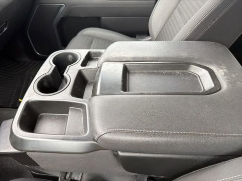 Used 2022 Chevrolet Silverado 1500 LT AWD/4WD image 31