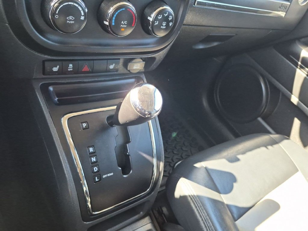 Used 2012 Jeep Patriot Latitude w/ Sun/Sound Group AWD/4WD image 18
