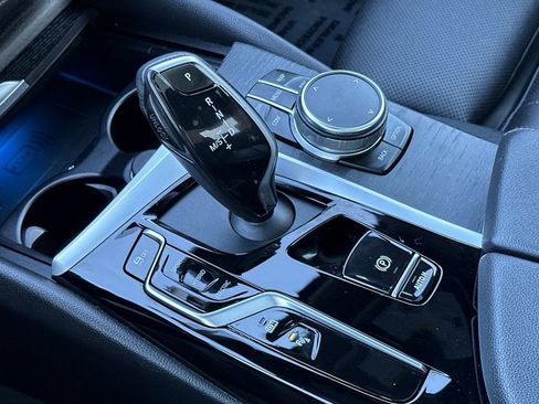 Used 2023 BMW 530e w/ Convenience Package image 23