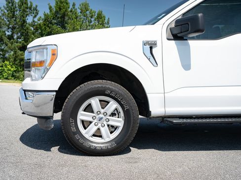 Used 2022 Ford F150 XLT w/ Trailer Tow Package AWD/4WD image 4