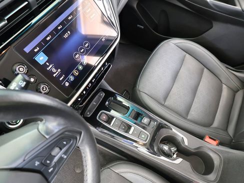 Used 2022 Chevrolet Bolt LT w/ Infotainment Package FWD image 38