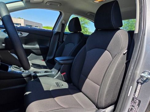 Used 2024 Kia Forte LXS w/ LXS Technology Package FWD image 8