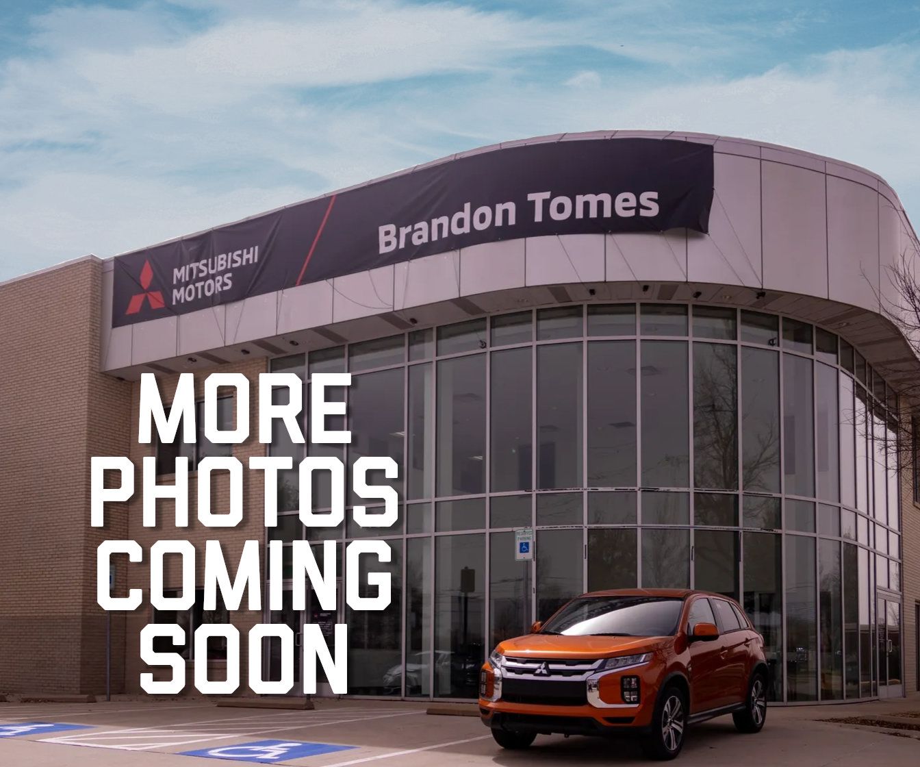 Used 2022 Chevrolet Silverado 1500 LTZ w/ Z71 Off-Road Package AWD/4WD image 4