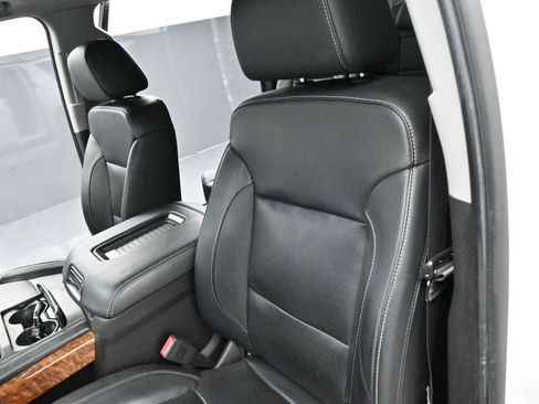 Used 2019 Chevrolet Suburban Premier AWD/4WD image 19