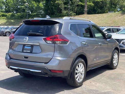 Used 2020 Nissan Rogue SV FWD image 3