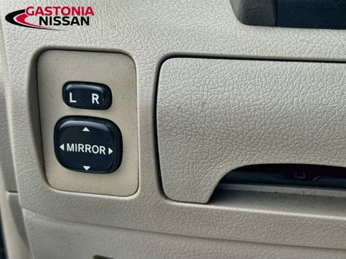 Used 2010 Toyota Camry LE FWD image 11