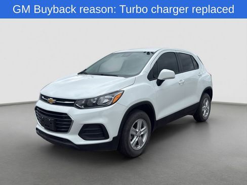 Used 2022 Chevrolet Trax LS w/ Tint and Cruise Package AWD/4WD image 1