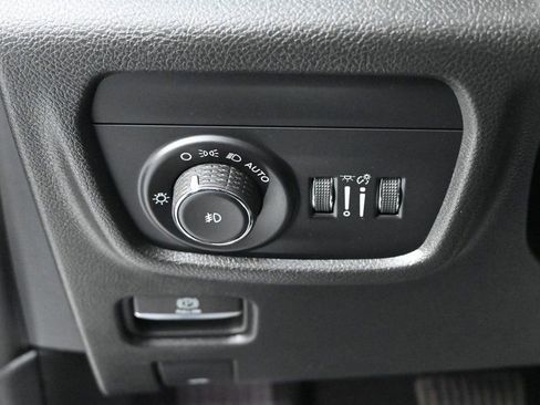 Used 2023 Jeep Grand Cherokee Limited w/ Black Appearance Package image 24