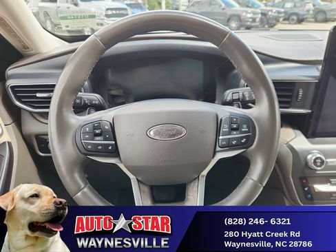 Used 2020 Ford Explorer Platinum w/ Premium Technology Package AWD/4WD image 16