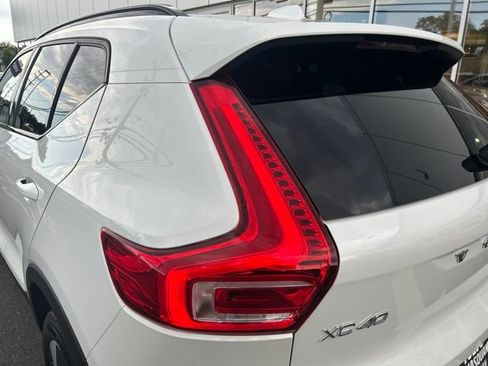 Used 2025 Volvo XC40 B5 Plus AWD/4WD image 10