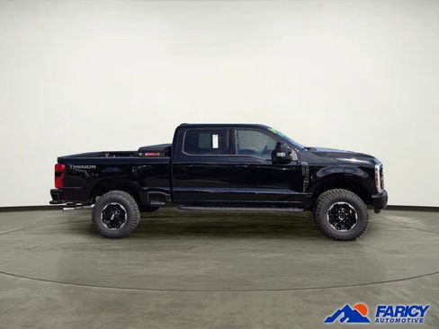 Used 2026 Ford F250 Platinum w/ Tremor Off-Road Package AWD/4WD image 3