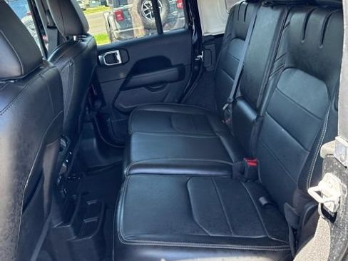 Used 2023 Jeep Wrangler Unlimited Sahara w/ Cold Weather Group AWD/4WD image 15