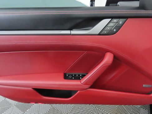 Used 2025 Porsche 911 Carrera image 32