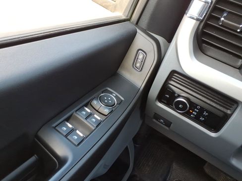 Used 2024 Ford F250 XL w/ XL Chrome Package image 19