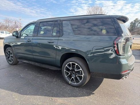 New 2026 Chevrolet Suburban RST w/ Comfort Package AWD/4WD image 5
