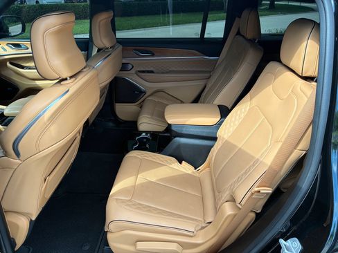 Used 2021 Jeep Grand Cherokee L Summit AWD/4WD image 13