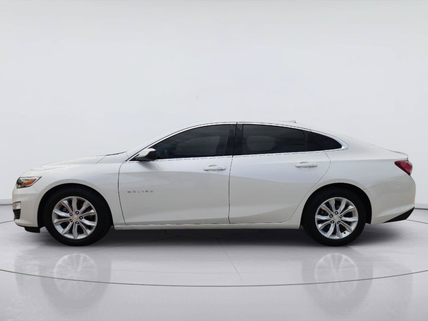 Used 2019 Chevrolet Malibu LT w/ LT Plus Package FWD image 4