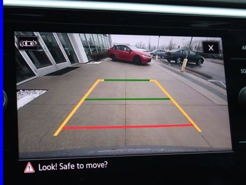 Used 2022 Volkswagen Atlas Cross Sport SE w/ Panoramic Sunroof Package image 40