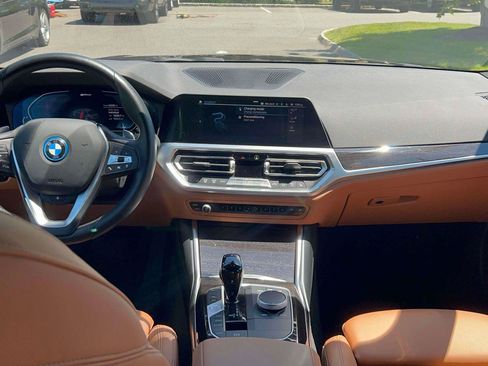 Used 2022 BMW 330e xDrive w/ Premium Package AWD/4WD image 26