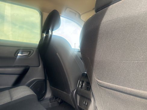 Certified 2025 Nissan Rogue SV image 30