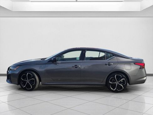 Used 2024 Nissan Altima 2.5 SR image 8