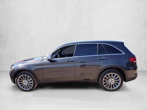 Used 2022 Mercedes-Benz GLC 300 4MATIC image 2