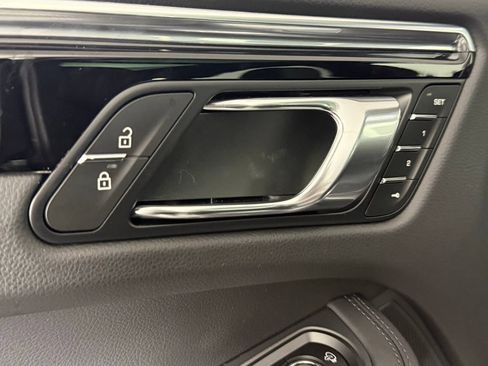 Certified 2026 Porsche Macan AWD/4WD image 27