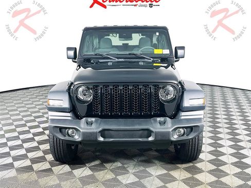 Used 2024 Jeep Wrangler Sport S image 2