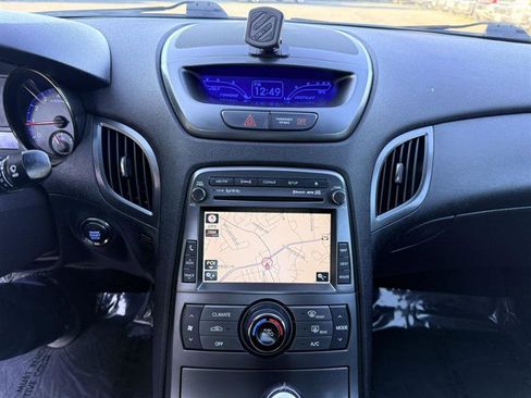 Used 2012 Hyundai Genesis 2.0T RWD image 25