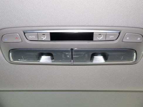 Used 2025 Kia Telluride S FWD image 21