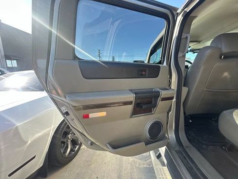 Used 2003 HUMMER H2 w/ Preferred Equipment Group AWD/4WD image 12
