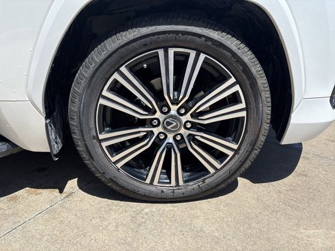 Used 2023 Lexus LX 600 4WD w/ Appearance Package image 13