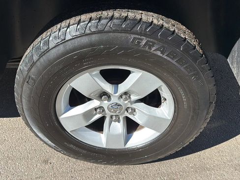 Used 2019 RAM 1500 Classic SLT image 9