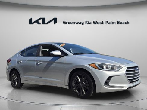 Used 2017 Hyundai Elantra SE FWD image 1
