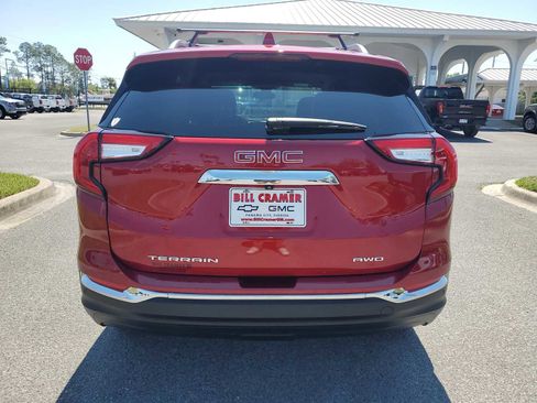 Certified 2024 GMC Terrain SLT w/ Tech Package image 4