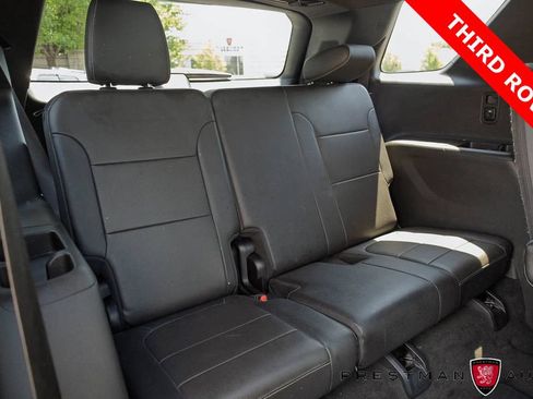 Used 2023 Chevrolet Traverse Premier w/ Redline Edition FWD image 5