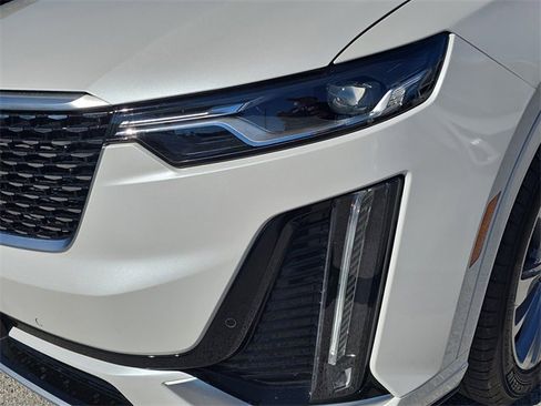 Used 2023 Cadillac XT6 Premium Luxury image 10