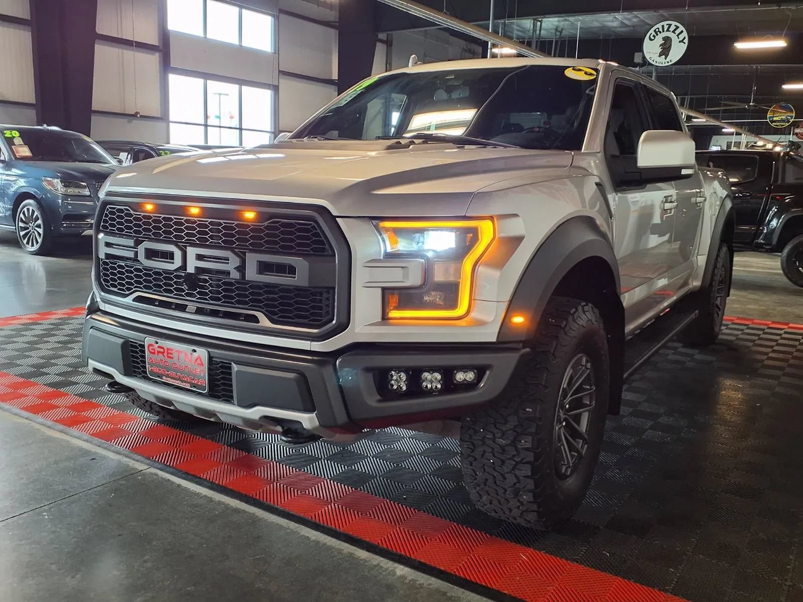 Used 2019 Ford F150 Raptor w/ Equipment Group 802A Luxury AWD/4WD image 4