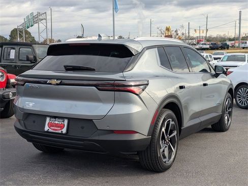 New 2026 Chevrolet Equinox EV LT image 3