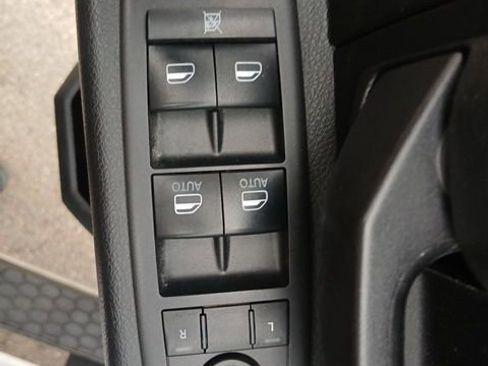 Used 2018 RAM 2500 Tradesman w/ Chrome Appearance Group image 40