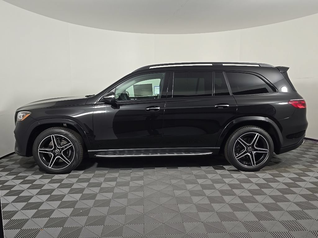 Used 2026 Mercedes-Benz GLS 450 4MATIC image 2