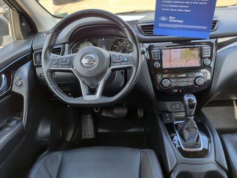Used 2021 Nissan Rogue Sport SL FWD image 11