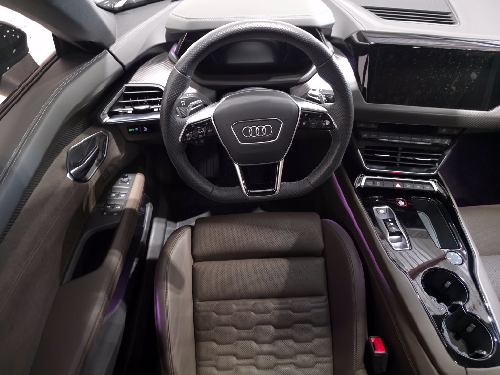 Certified 2023 Audi e-tron GT Prestige AWD/4WD image 15