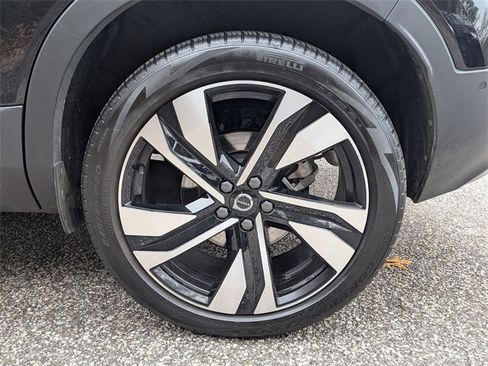 Certified 2024 Volvo XC40 B5 Ultimate w/ Climate Package image 30