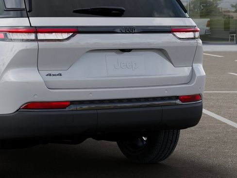 New 2025 Jeep Grand Cherokee Limited image 13