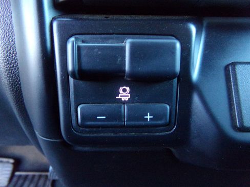 Used 2022 Chevrolet Silverado 2500 LT w/ Convenience Package image 13