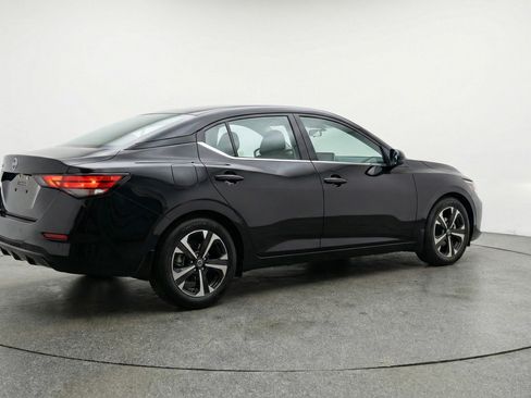 Used 2025 Nissan Sentra SV image 9
