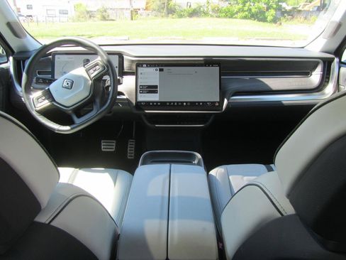 Used 2023 Rivian R1S Adventure image 13