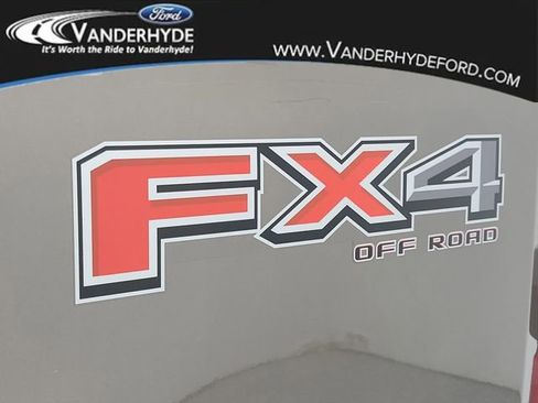 Used 2023 Ford F250 Lariat w/ Chrome Package image 8