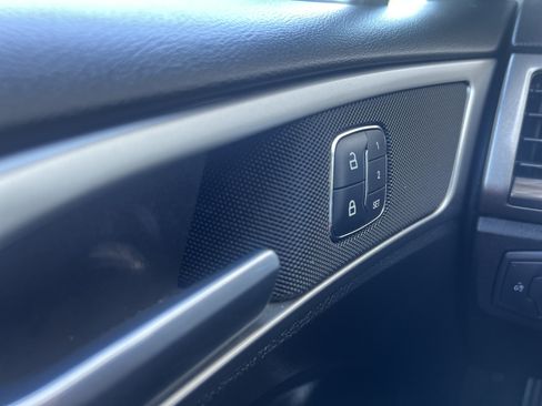 Used 2018 Ford Fusion SE w/ Equipment Group 602A FWD image 14
